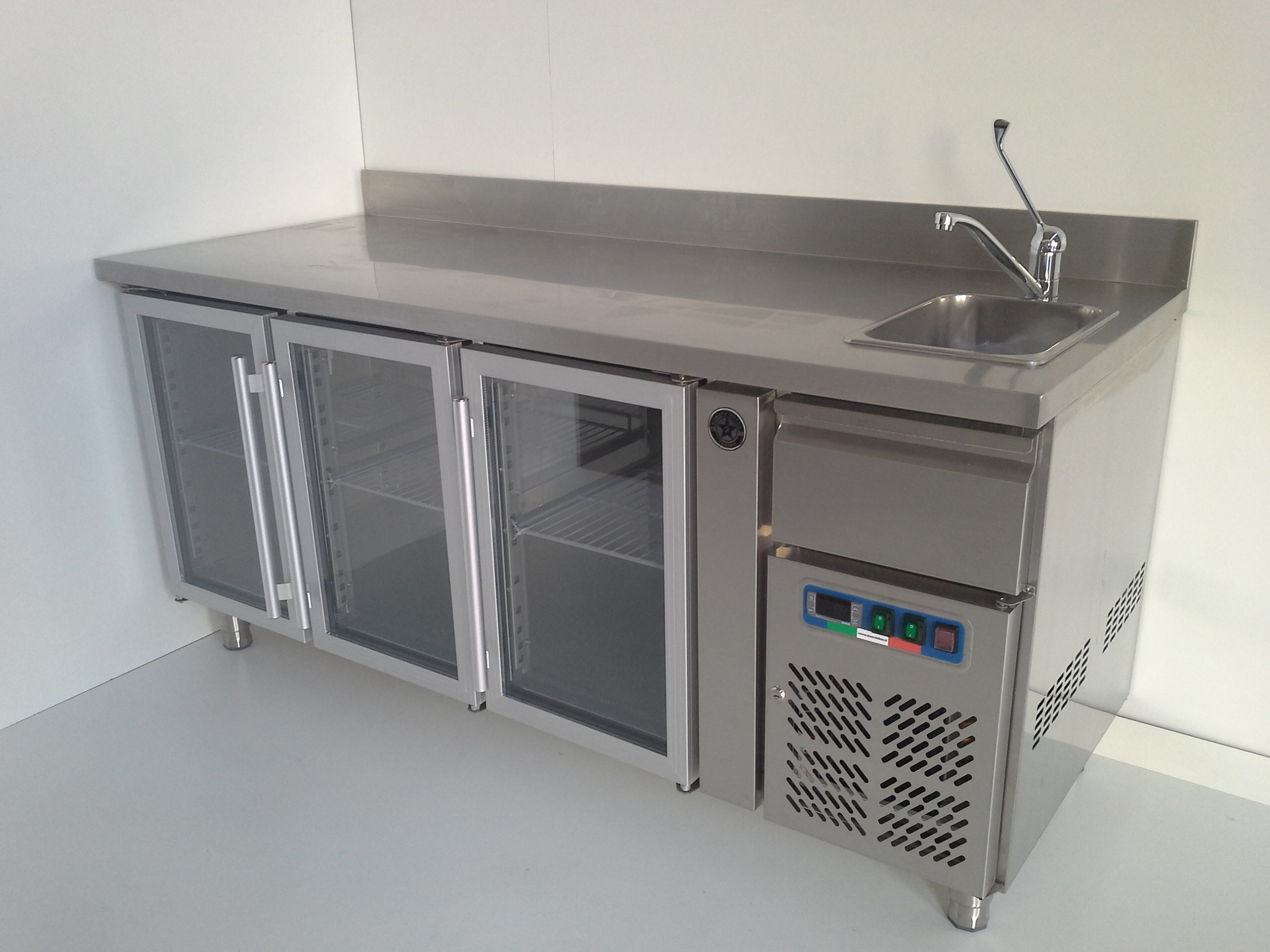 Banchi Bar Prezzi Banconi Bar Banchi Frigo Arredamenti Per Bar Banchi Per Cocktail Prezzi Rialzo Macchina Caffe Torino